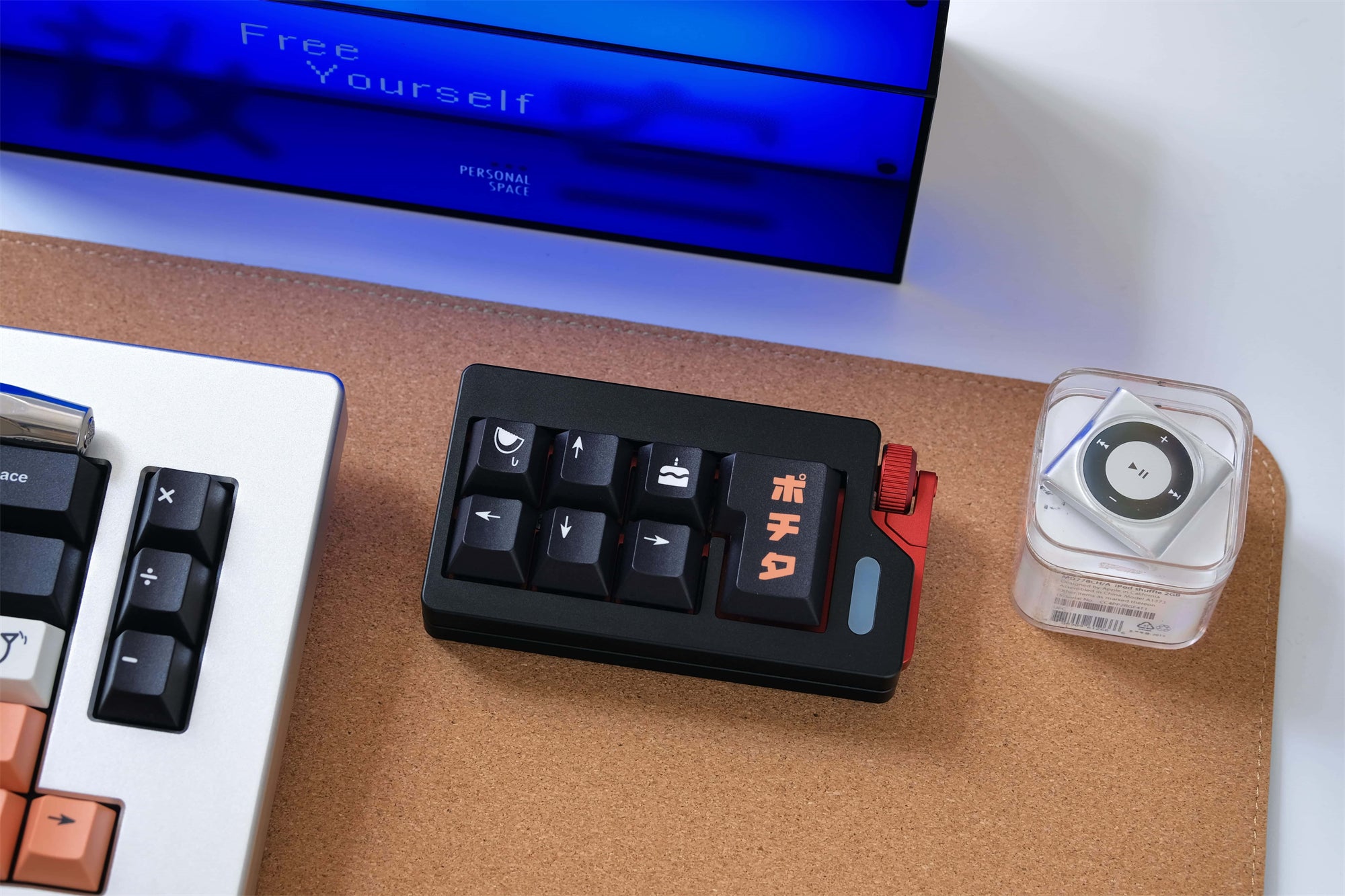 Pochita keycaps by TUT
