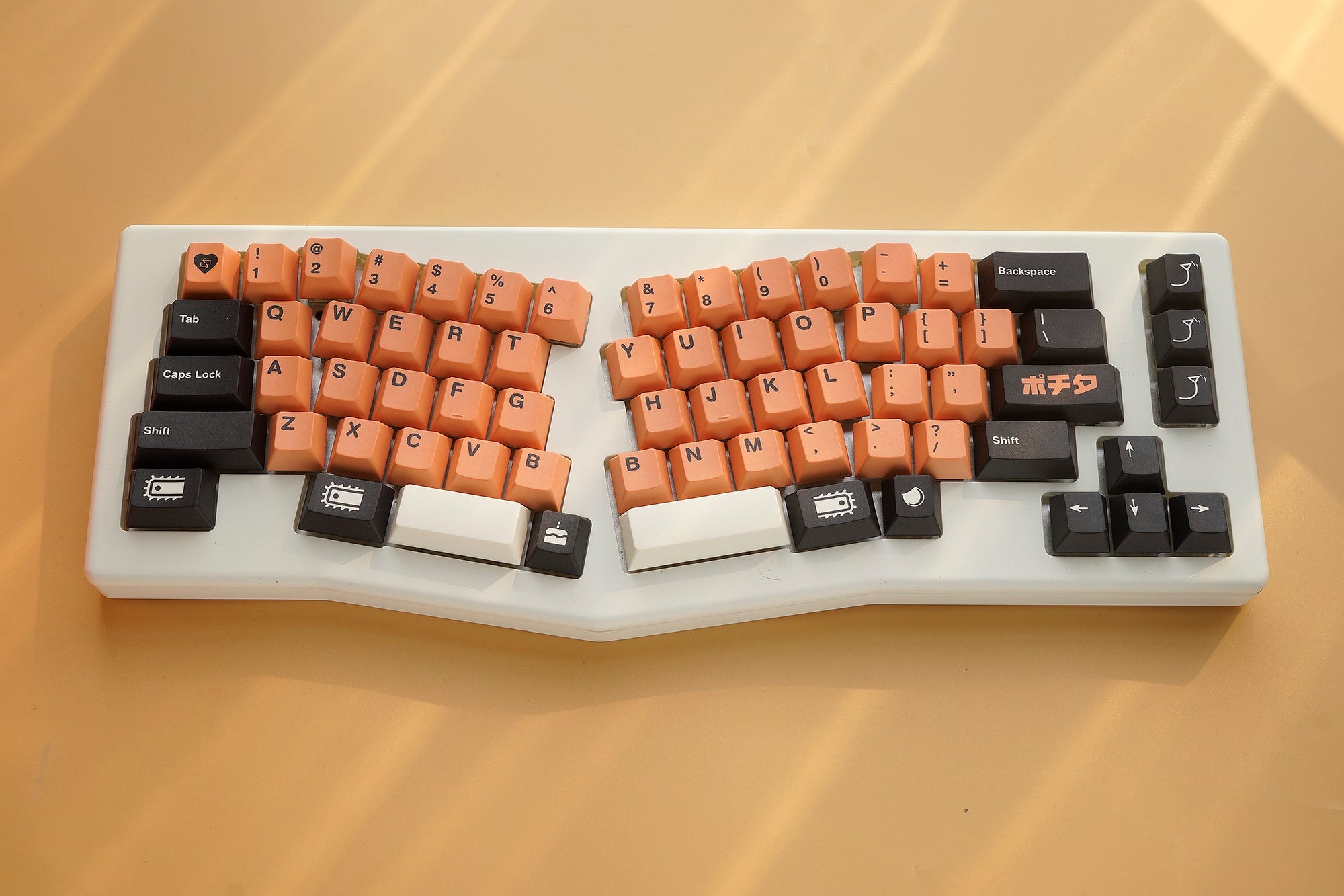 Pochita keycaps by TUT