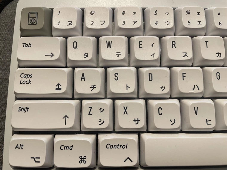 [KFA MARKETPLACE] Custom keyboard with carrying case