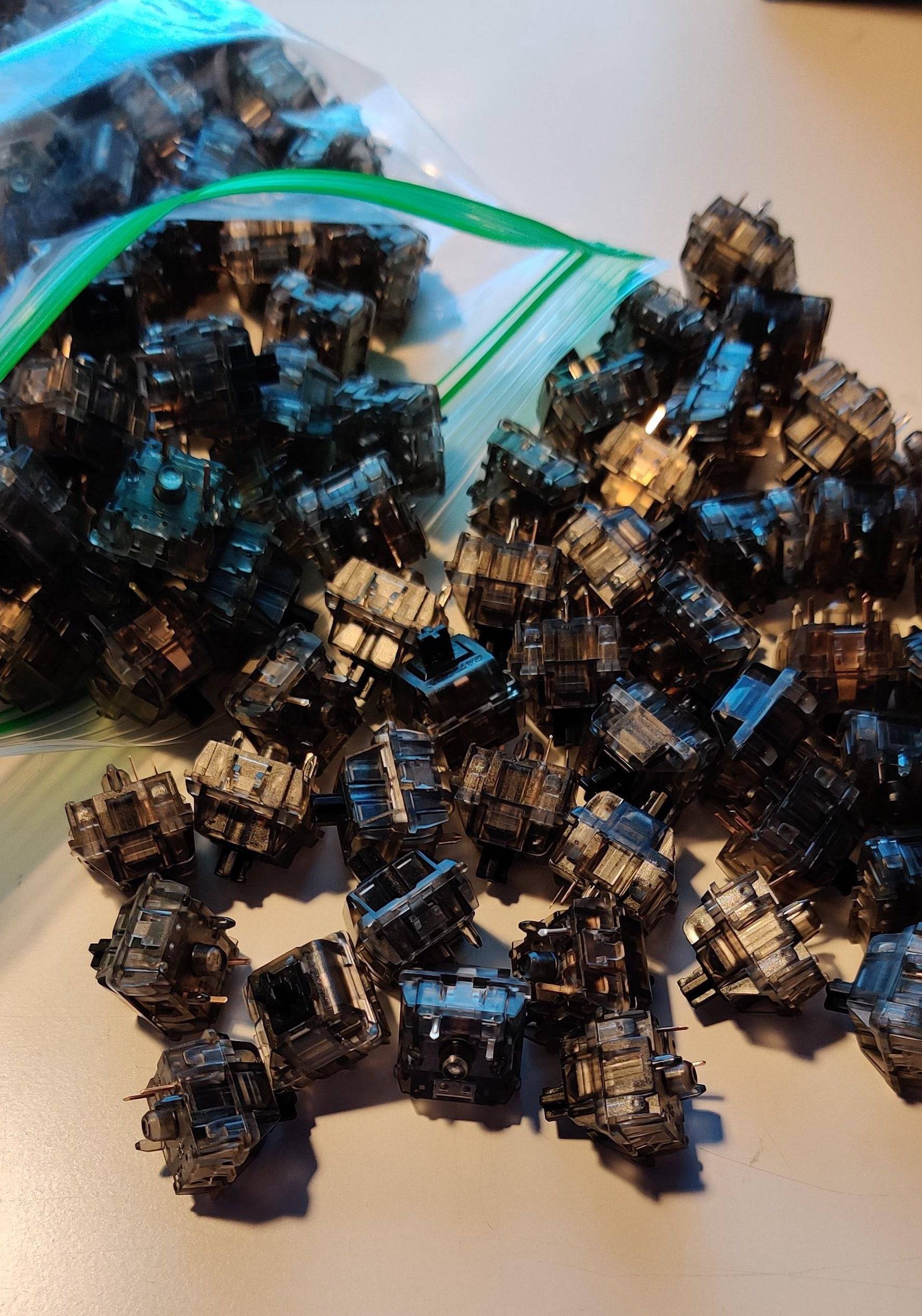 [KFA MARKETPLACE] eighty-eight stock gateron ink v2 blacks, plus 12 lubed of the same - KeebsForAll
