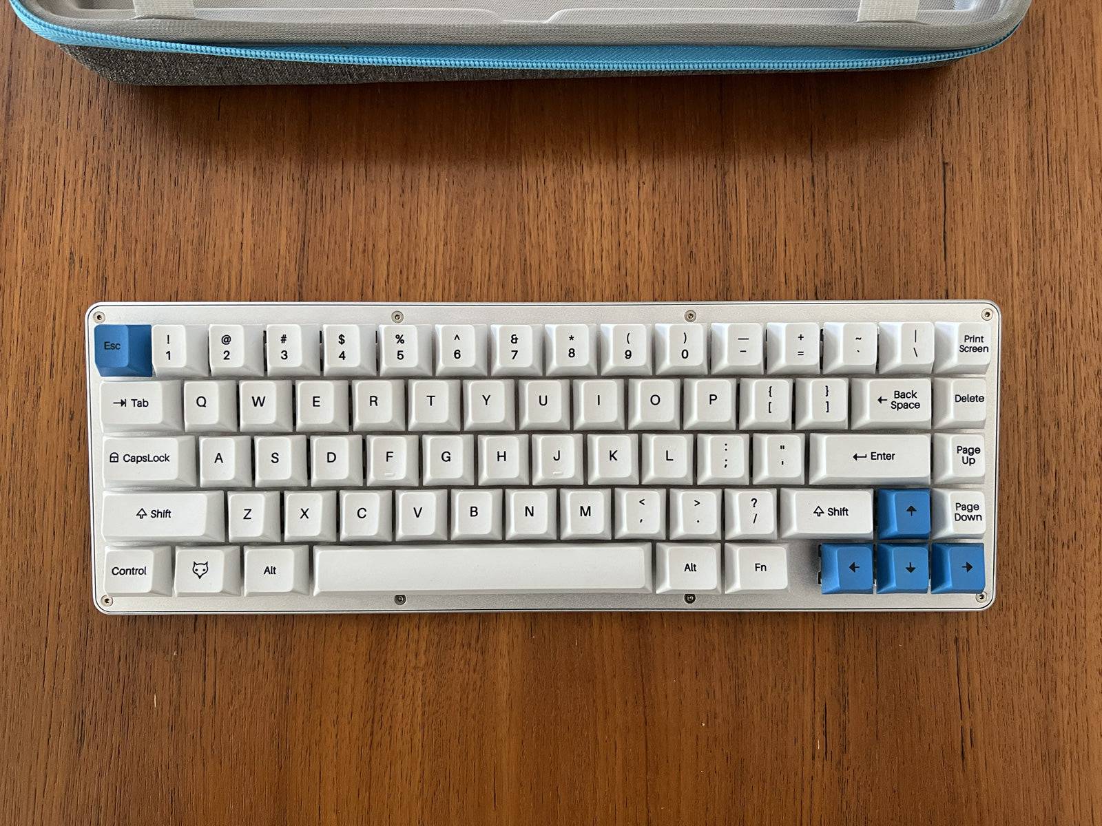 [KFA MARKETPLACE] Assembled WhiteFox Keyboard with Halo True tactile switches - KeebsForAll